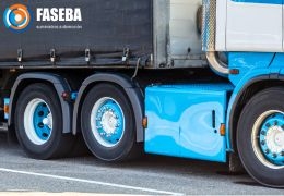 Accesorios Esenciales para Camiones en la Logística